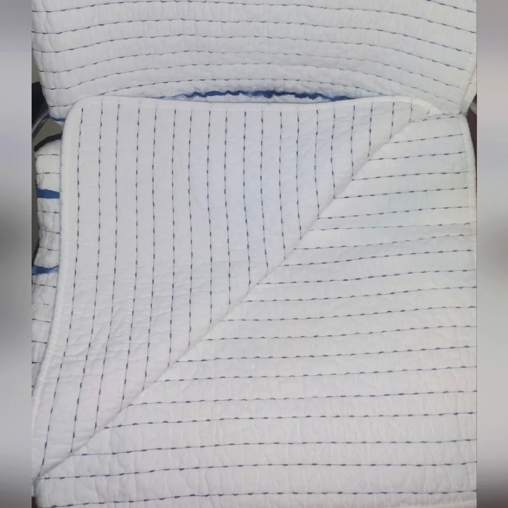 Rachel Zoe White w/Blue stripes Full comforter &Sham